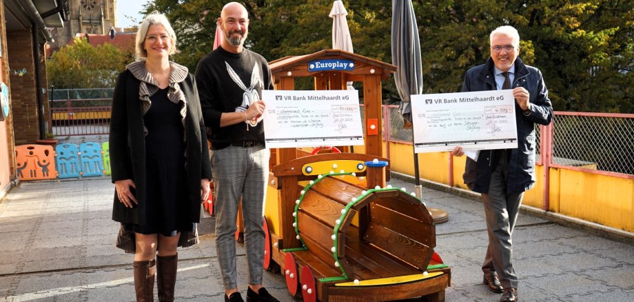 Großzügige Spenden ermöglichen neues Spielgerät zum 50-jährigen Jubiläum der städtischen Kita Isenach