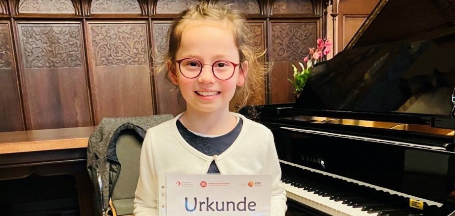 Isabel Lingenhöl erlangte in der Altersklasse I b den 1. Platz beim 8. Klavierwettbewerb der Landesverbände der Musikschulen aus Luxemburg, dem Saarland und Rheinland-Pfalz