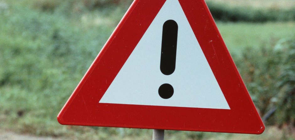 Achtung Strassenschild