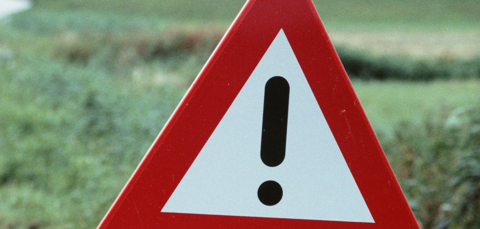 Achtung Strassenschild