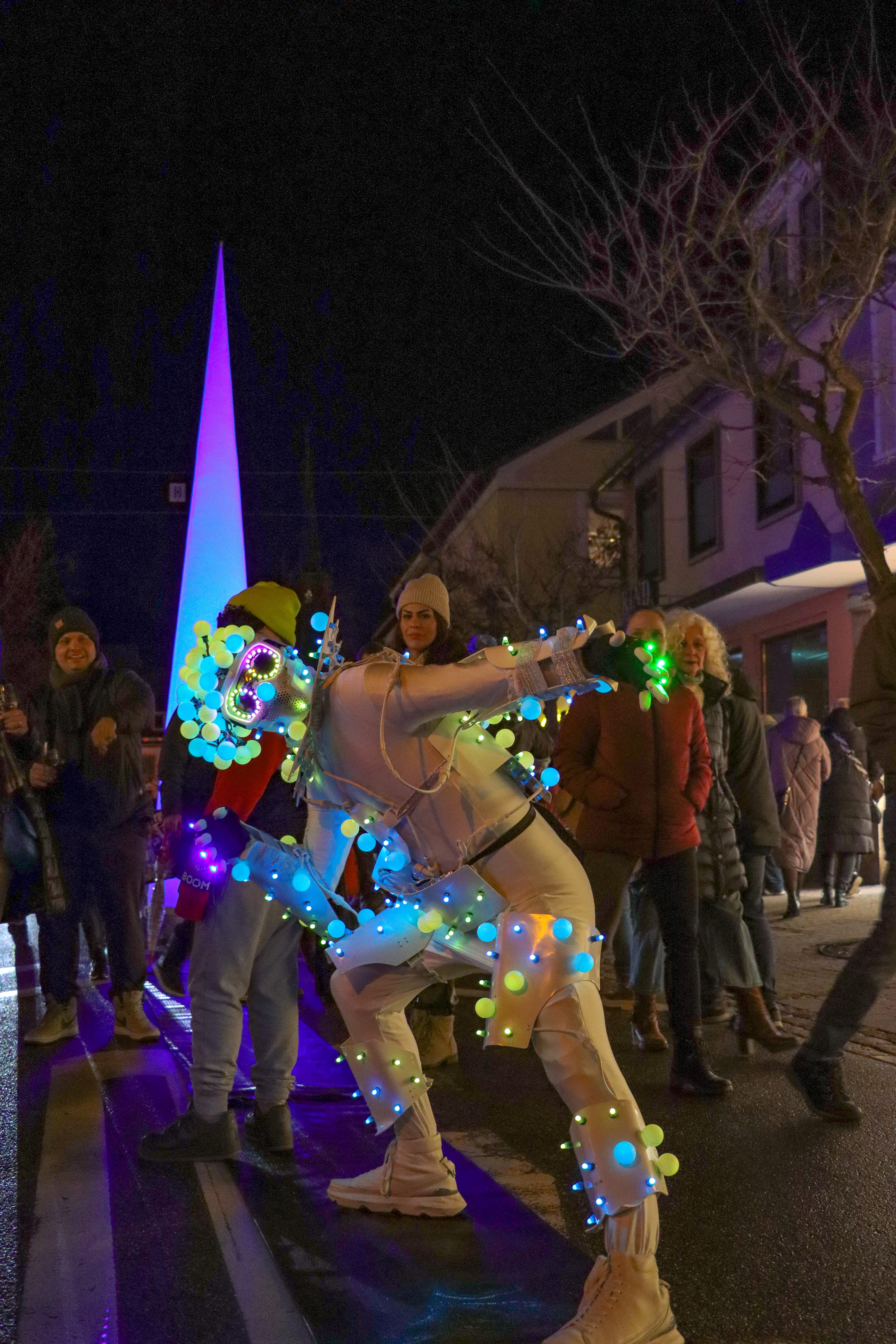 Perfomer in Clownsverkleidung