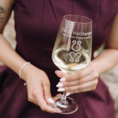 Das Glas der Weinhoheit 2025/2026.