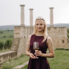 Bad Dürkheimer Weinprinzessin Cecile Herzberger.