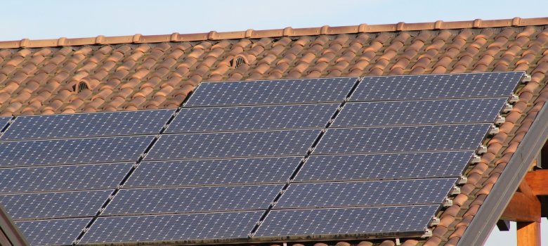 Photovoltaik Module auf einem Dach