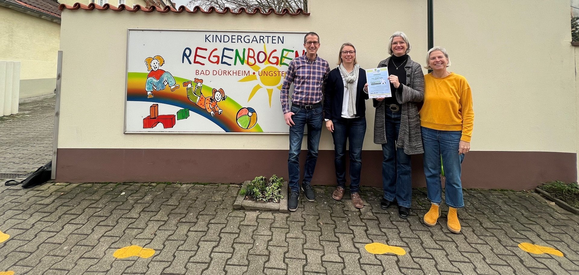 Faire Kindertagesstätte Regenbogen feiert Faire Kindertagesstätte Regenbogen feiert