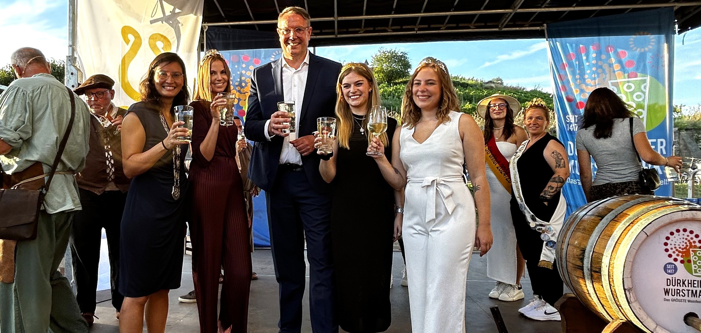 Gruppenbild anlässlich der Eröffnung des Dürkheimer Wurstmarktes