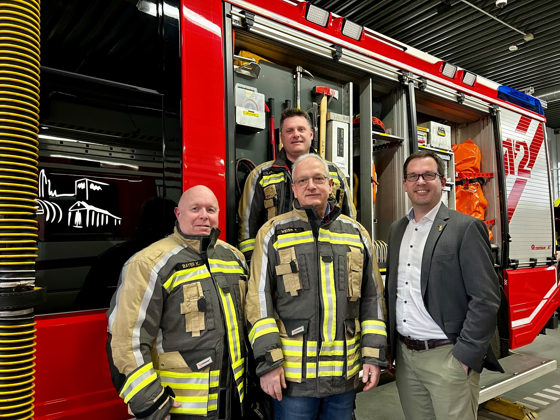 v.l.n.r. Wehrleiter Karlheinz Bayer, stellvertretender Wehrleiter Markus Lang, Adjutant Thomas Weiss und Erster Beigeordneter Claudius Güther 
