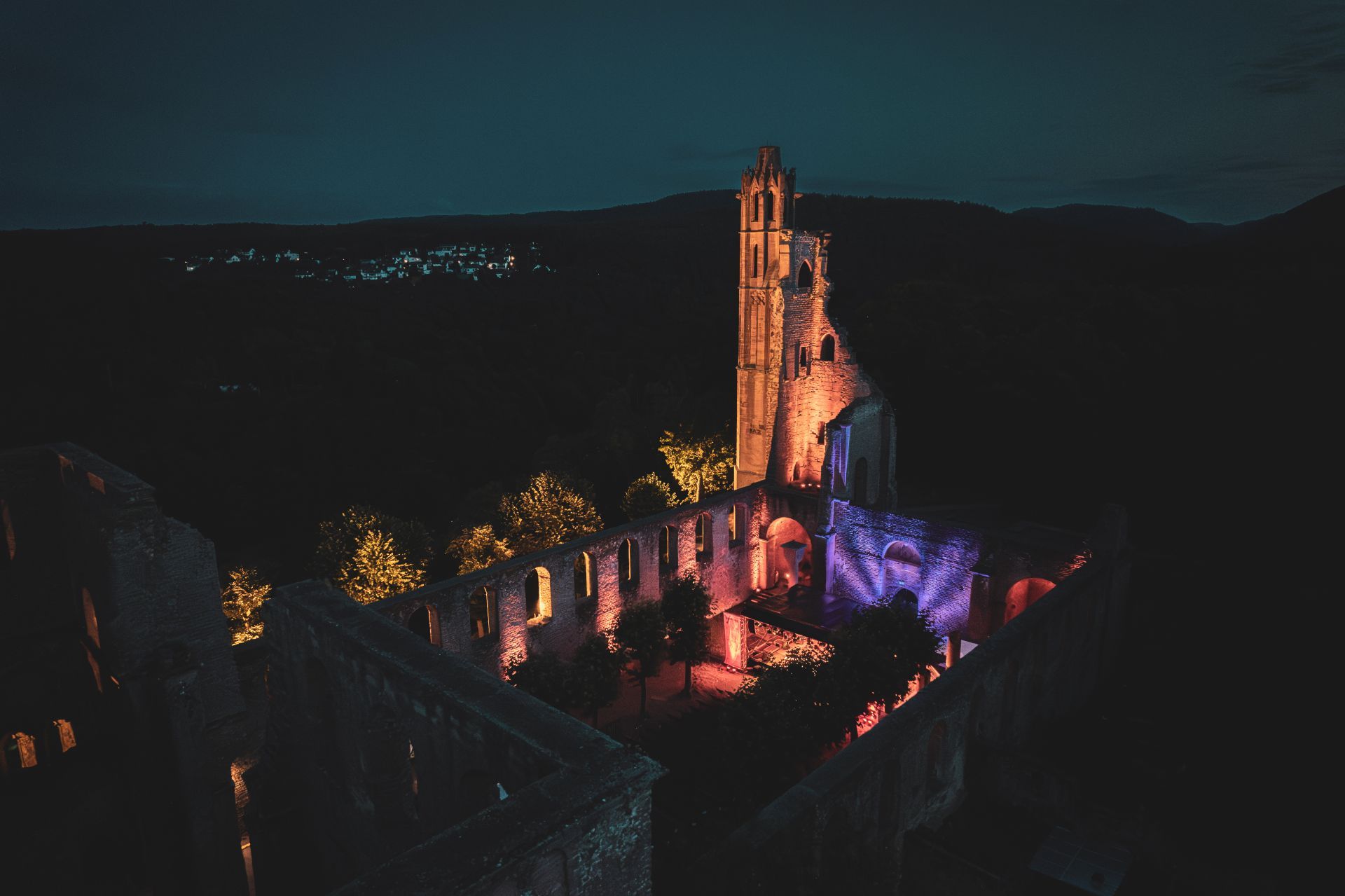 Klosterruine Limburg bei Nacht