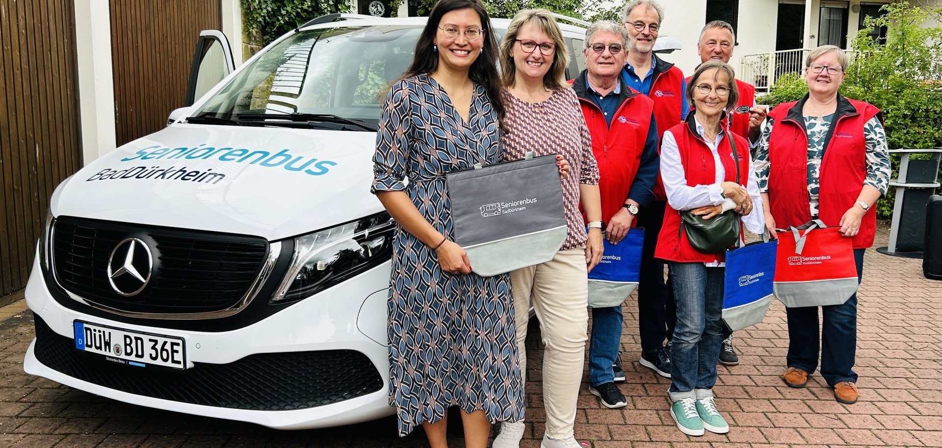 Erste Fahrt des Bürgerbusses