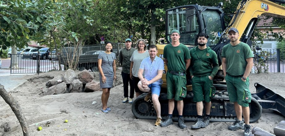 Spatenstich für neues Außengelände der Kita Hardenburg
