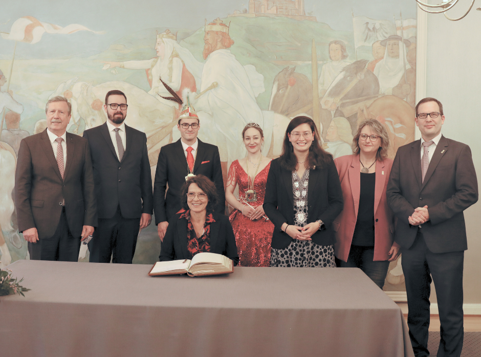 Schauspielerin Ulrike Folkerts wird mit dem 51. Goldenen Winzer geehrt