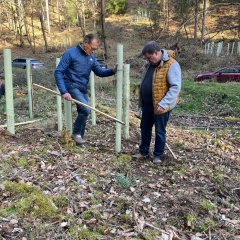 Mit RPR1. „Baum für Baum in die Zukunft“
Pflanzaktion im Limburg-Dürkheimer Wald
Beigeordneter Dirk Friedrich und Gerd Ester