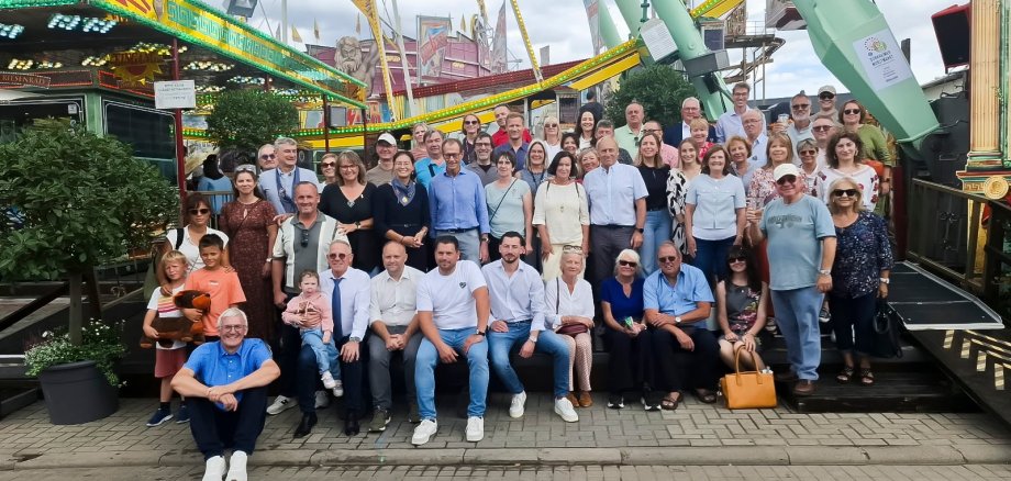 Gemeinsam feiern, Neues entdecken und Freundschaften pflegen: Partnerstädte zu Gast beim 610. Dürkheimer Wurstmarkt Gemeinsam feiern, Neues entdecken und Freundschaften pflegen: Partnerstädte zu Gast beim 610. Dürkheimer Wurstmarkt