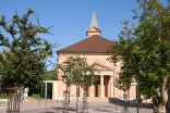 Ludwigskirche mit Bäume